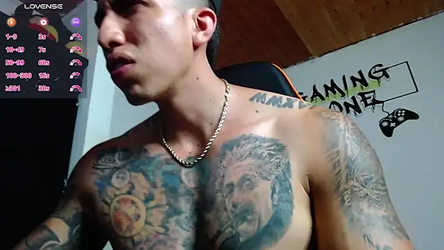 Snapshot of Adam_Hudsond chatting on January 2025 09:25:01 PM Adam Hudsond online show from January 2025 09:25:01 PM