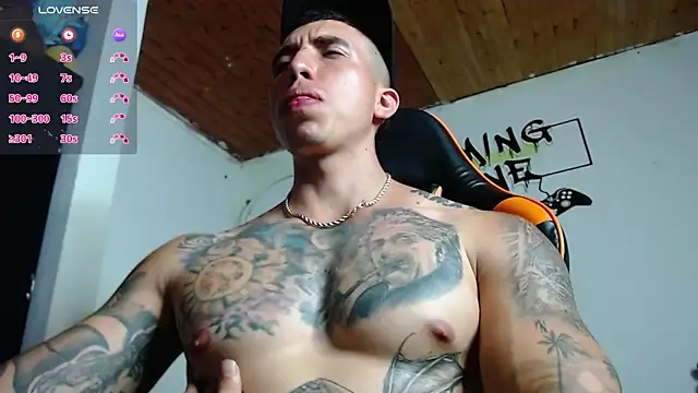 Snapshot of Adam_Hudsond chatting on January 2025 11:13:01 PM Adam Hudsond online show from January 2025 11:13:01 PM