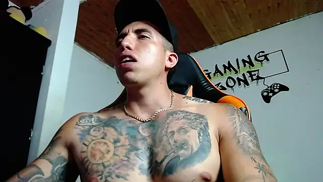 Snapshot of Adam_Hudsond chatting on February 2025 01:58:01 AM Adam Hudsond online show from February 2025 01:58:01 AM