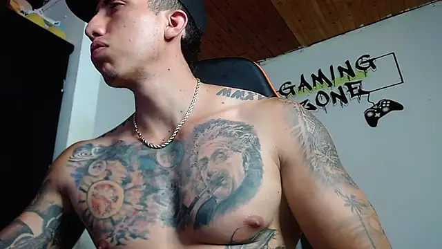 Snapshot of Adam_Hudsond chatting on February 2025 04:13:02 PM Adam Hudsond online show from February 2025 04:13:02 PM