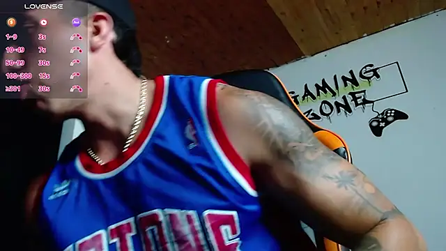 Snapshot of Adam_Hudsond chatting on February 2025 11:09:02 PM Adam Hudsond online show from February 2025 11:09:02 PM