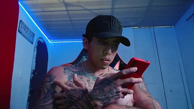 Snapshot of Adam_Hudsond chatting on March 2025 10:44:01 PM Adam Hudsond online show from March 2025 10:44:01 PM