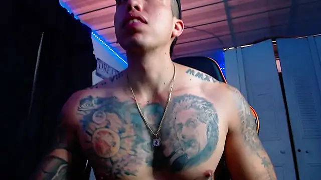 Snapshot of Adam_Hudsond chatting on October 2025 02:28:02 PM Adam Hudsond online show from October 2025 02:28:02 PM