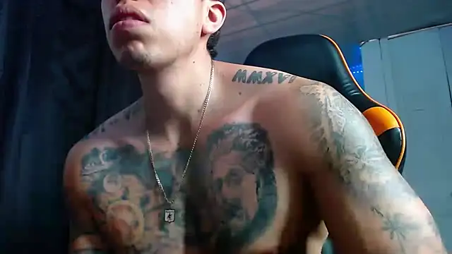 Snapshot of Adam_Hudsond chatting on November 2025 05:26:01 PM Adam Hudsond online show from November 2025 05:26:01 PM