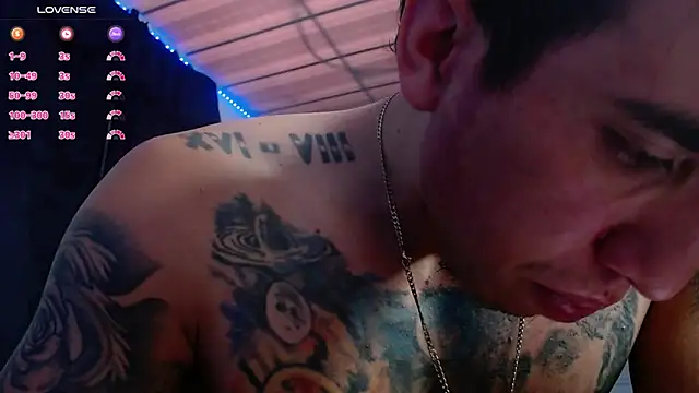 Snapshot of Adam_Hudsond chatting on November 2025 12:58:02 PM Adam Hudsond online show from November 2025 12:58:02 PM