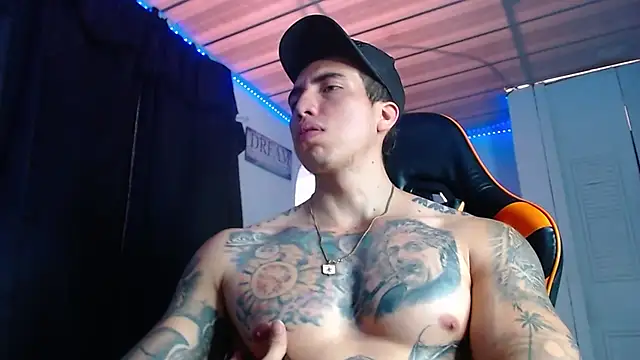 Snapshot of Adam_Hudsond chatting on November 2025 01:54:02 PM Adam Hudsond online show from November 2025 01:54:02 PM