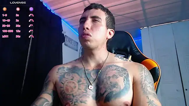 Snapshot of Adam_Hudsond chatting on November 2025 03:00:01 PM Adam Hudsond online show from November 2025 03:00:01 PM