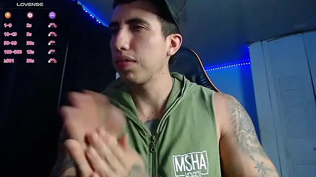 Snapshot of Adam_Hudsond chatting on November 2025 03:05:01 AM Adam Hudsond online show from November 2025 03:05:01 AM