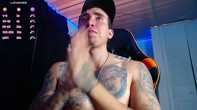 Snapshot of Adam_Hudsond chatting on November 2025 04:17:02 PM Adam Hudsond online show from November 2025 04:17:02 PM