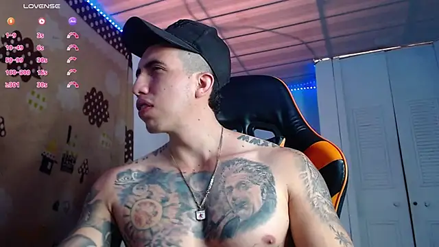 Snapshot of Adam_Hudsond chatting on December 2025 02:48:01 PM Adam Hudsond online show from December 2025 02:48:01 PM