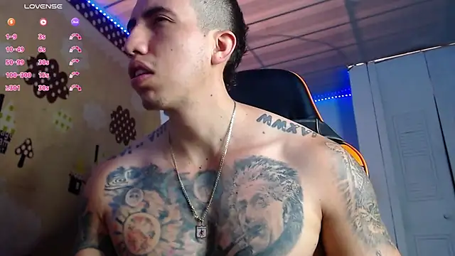 Snapshot of Adam_Hudsond chatting on December 2025 01:52:02 PM Adam Hudsond online show from December 2025 01:52:02 PM