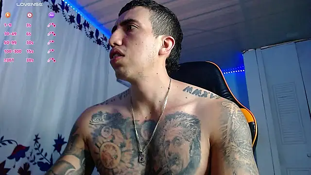 Snapshot of Adam_Hudsond chatting on December 2025 11:58:02 AM Adam Hudsond online show from December 2025 11:58:02 AM