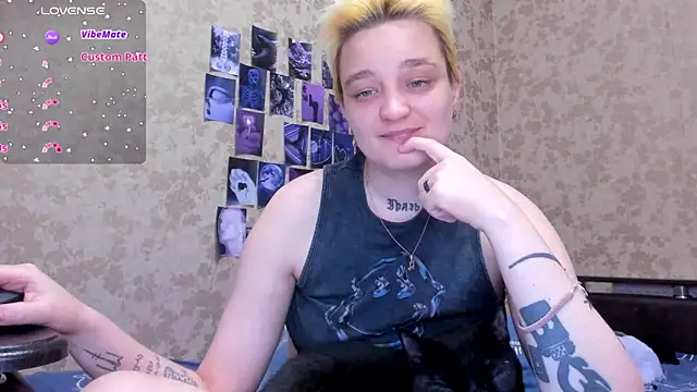 Imlinn online show from October 2025 05:36:02 PM
