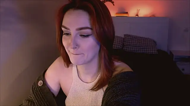 Snapshot of LilyFarey chatting on December 2024 06:17:02 PM LilyFarey online show from December 2024 06:17:02 PM