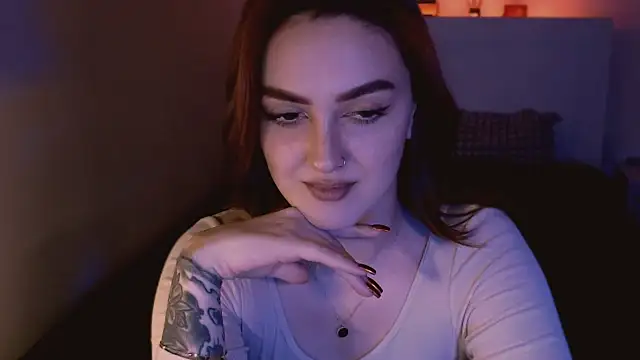 Snapshot of LilyFarey chatting on December 2024 06:11:01 PM LilyFarey online show from December 2024 06:11:01 PM