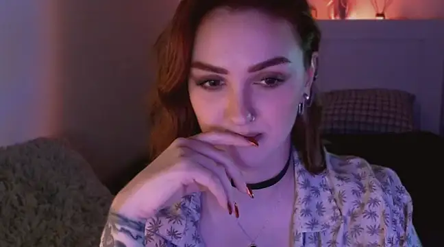 Snapshot of LilyFarey chatting on December 2024 05:08:01 PM LilyFarey online show from December 2024 05:08:01 PM