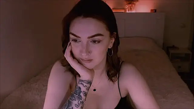 Snapshot of LilyFarey chatting on February 2025 06:49:02 PM LilyFarey online show from February 2025 06:49:02 PM