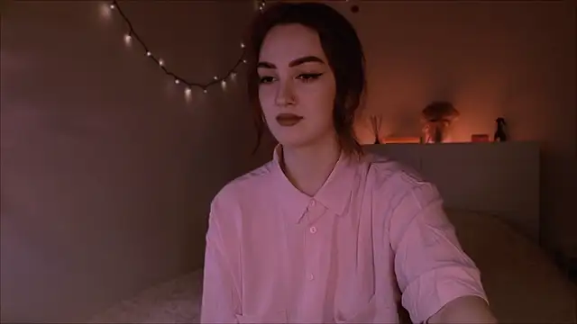 Snapshot of LilyFarey chatting on February 2025 08:22:01 PM LilyFarey online show from February 2025 08:22:01 PM