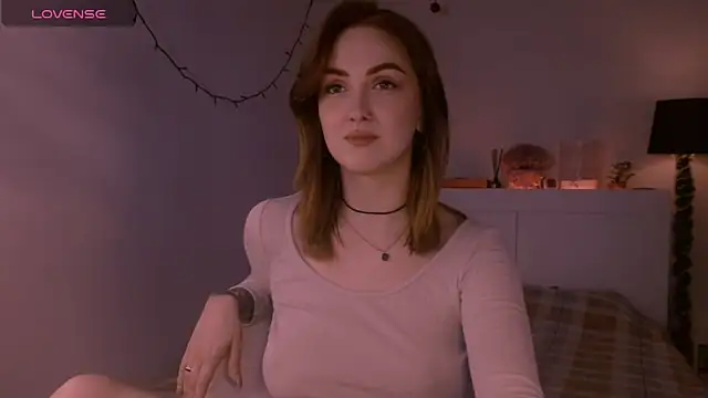 Snapshot of LilyFarey chatting on November 2025 06:57:02 PM LilyFarey online show from November 2025 06:57:02 PM