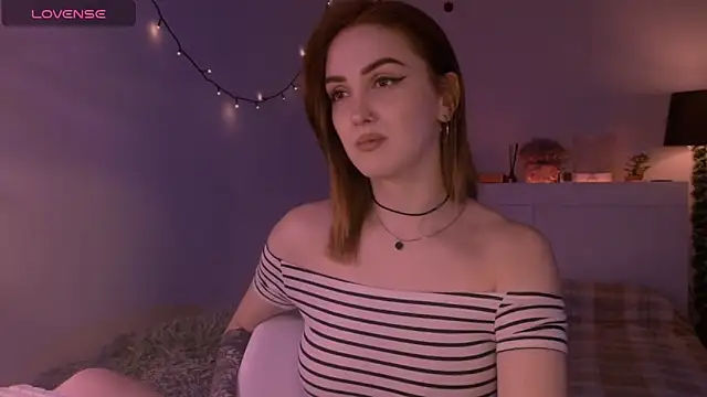 Snapshot of LilyFarey chatting on November 2025 06:19:02 PM LilyFarey online show from November 2025 06:19:02 PM