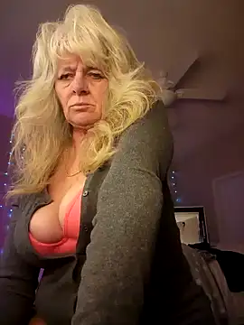 Snapshot of IMS_BHAVEN chatting on January 2025 04:00:01 AM IMS BHAVEN online show from January 2025 04:00:01 AM