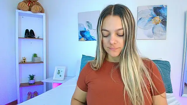 Isabella Harley online show from April 2026 01:17:02 PM