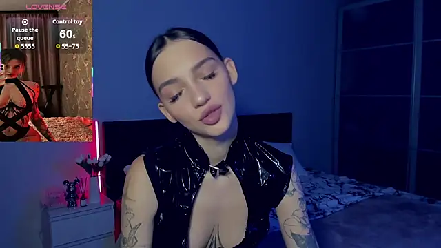 Snapshot of SophieCatty chatting on December 2025 11:19:01 AM SophieCatty online show from December 2025 11:19:01 AM