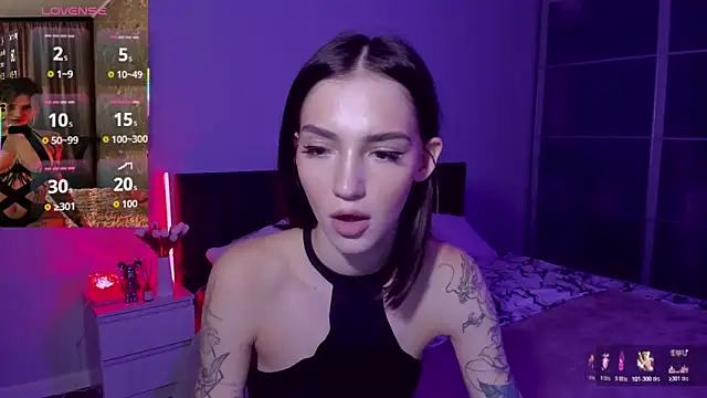 Snapshot of SophieCatty chatting on December 2025 03:43:02 PM SophieCatty online show from December 2025 03:43:02 PM