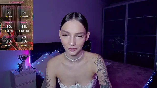 Snapshot of SophieCatty chatting on January 2026 12:43:01 PM SophieCatty online show from January 2026 12:43:01 PM