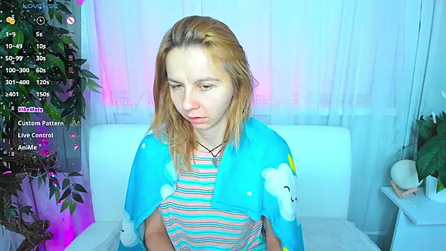 Snapshot of Bell_a_mi_ chatting on March 2025 02:15:02 AM Bell a mi online show from March 2025 02:15:02 AM