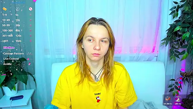 Snapshot of Bell_a_mi_ chatting on March 2025 02:40:02 AM Bell a mi online show from March 2025 02:40:02 AM