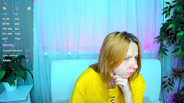 Snapshot of Bell_a_mi_ chatting on March 2025 02:59:01 AM Bell a mi online show from March 2025 02:59:01 AM