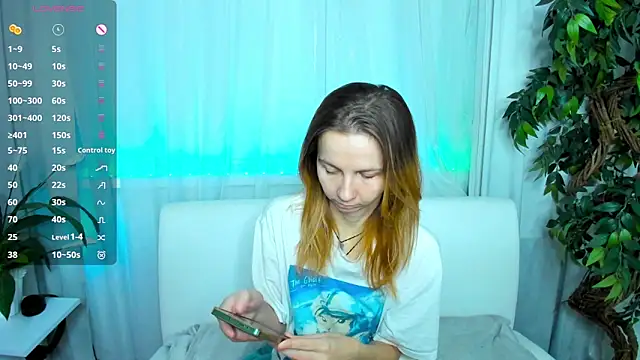 Snapshot of Bell_a_mi_ chatting on November 2025 10:40:02 AM Bell a mi online show from November 2025 10:40:02 AM