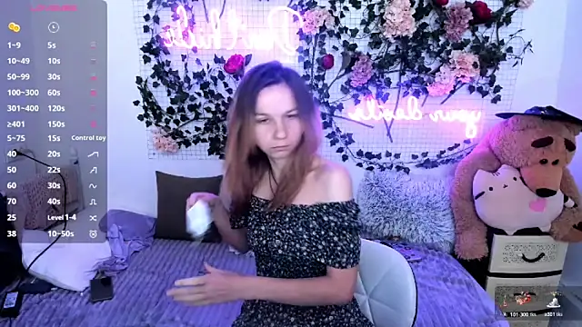 Snapshot of Bell_a_mi_ chatting on December 2025 01:38:02 PM Bell a mi online show from December 2025 01:38:02 PM