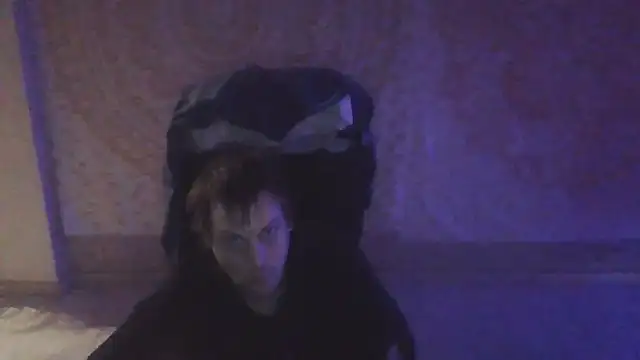 Snapshot of slankecrosdresser chatting on December 2024 05:08:02 PM slankecrosdresser online show from December 2024 05:08:02 PM