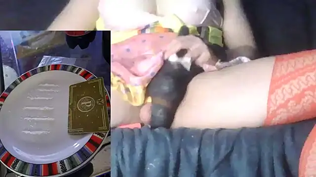 Snapshot of slankecrosdresser chatting on February 2025 11:39:01 PM slankecrosdresser online show from February 2025 11:39:01 PM