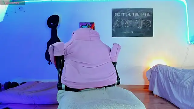 Snapshot of RyanCarter_ chatting on December 2024 03:08:01 PM RyanCarter  online show from December 2024 03:08:01 PM