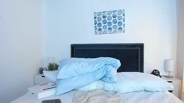 Snapshot of ZulyMichels chatting on February 2025 03:58:01 PM ZulyMichels online show from February 2025 03:58:01 PM