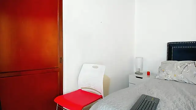 Snapshot of ZulyMichels chatting on October 2025 02:36:01 PM ZulyMichels online show from October 2025 02:36:01 PM