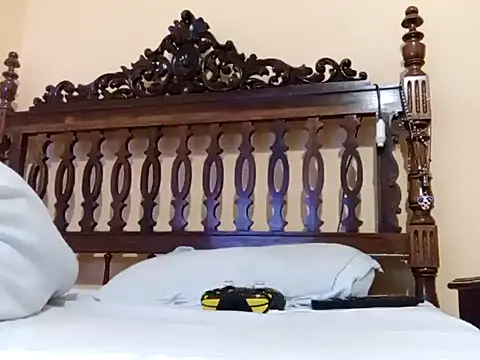 Snapshot of White_rabbit_ chatting on February 2025 09:02:01 PM White rabbit  online show from February 2025 09:02:01 PM