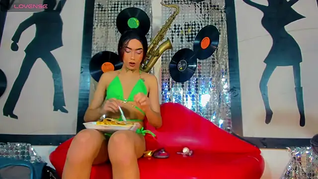 nickyminach  online show from January 2025 10:34:01 PM