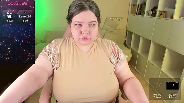 Snapshot of PlumPie chatting on March 2025 05:27:02 PM PlumPie online show from March 2025 05:27:02 PM