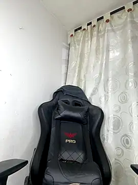 Snapshot of Ortegakim chatting on November 2025 08:40:01 AM Ortegakim online show from November 2025 08:40:01 AM