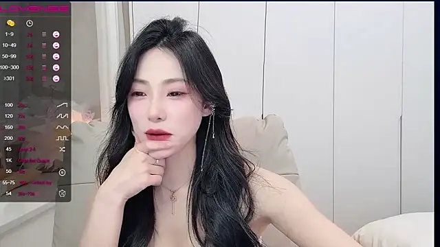 uuxiaocai online show from April 2026 12:13:01 PM