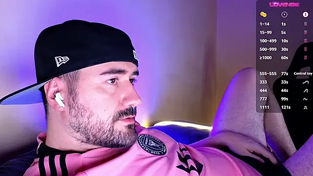 Snapshot of DominantTheo chatting on March 2025 03:07:01 AM DominantTheo online show from March 2025 03:07:01 AM