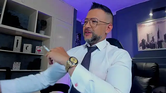 MrFrank tattoo online show from November 2025 01:21:02 PM