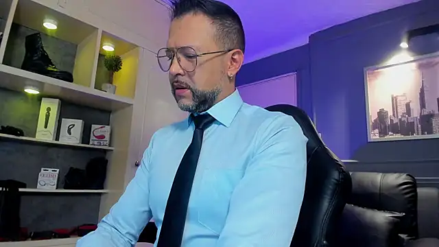 MrFrank tattoo online show from December 2025 12:36:01 PM