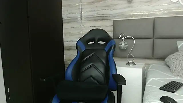 oliver  brown online show from January 2025 08:26:02 PM