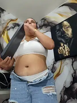 Snapshot of LizzRouse chatting on October 2025 10:28:02 PM LizzRouse online show from October 2025 10:28:02 PM