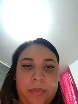 Snapshot of LizzRouse chatting on October 2025 05:52:01 PM LizzRouse online show from October 2025 05:52:01 PM